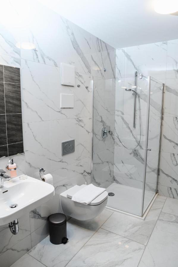 Hotel Flora Schwäbisch Gmünd Kültér fotó